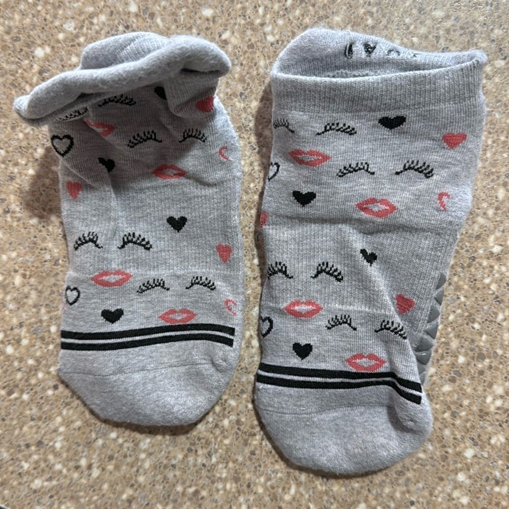 New Tavi OS grip socks